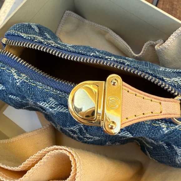 Louis Vuitton Blue and Gold Clutch - Picture 7 of 8